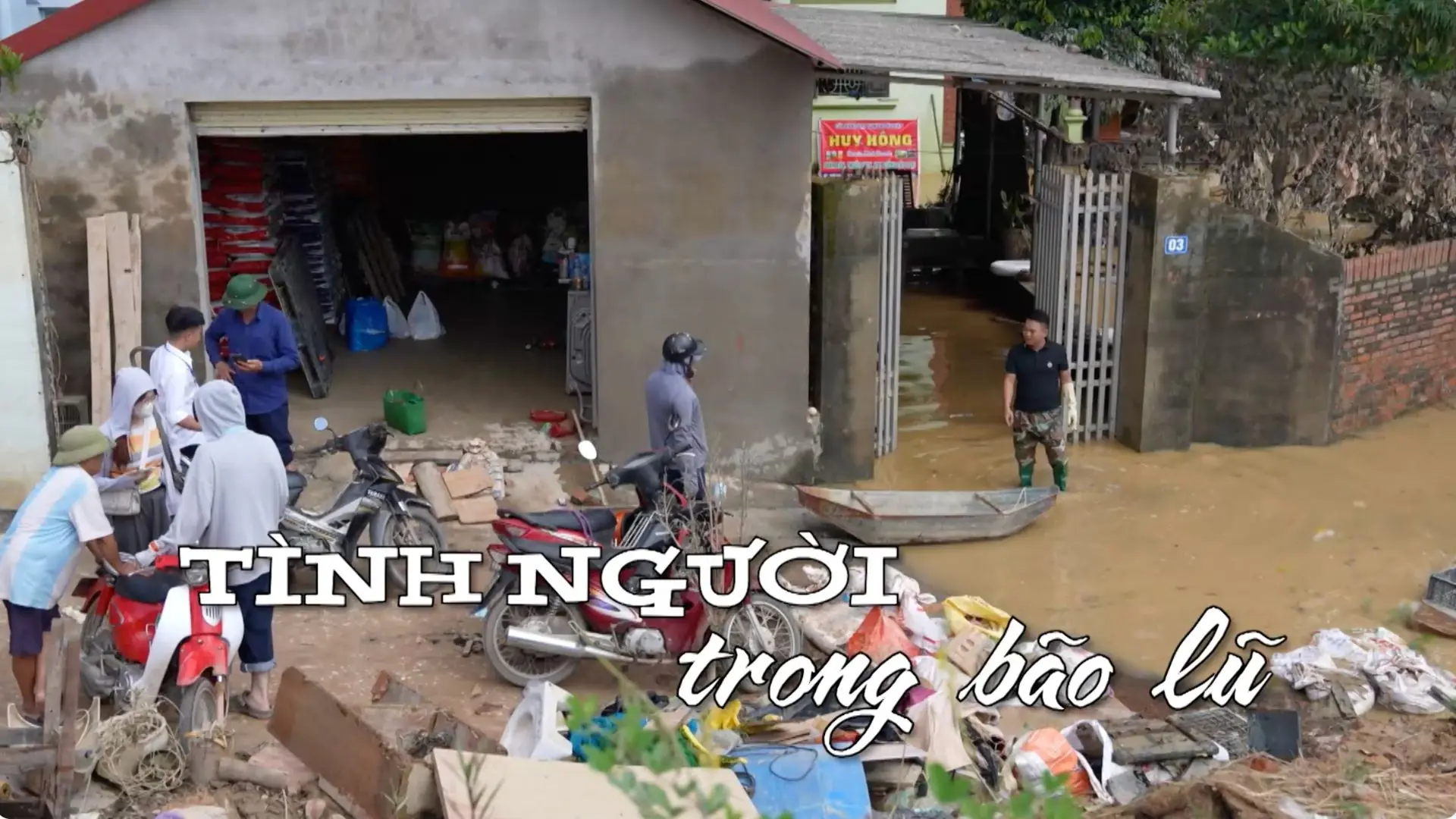 Tình người trong bão lũ | Nhịp sống Hà Nội | 16/10/2025